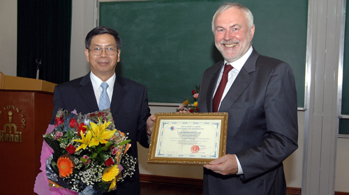 “Messi” của toán học 7 lần đến VN